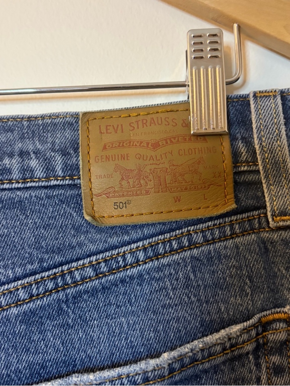 Levi’s 501 Original Jeans 30x32 - Picture 4 of 8